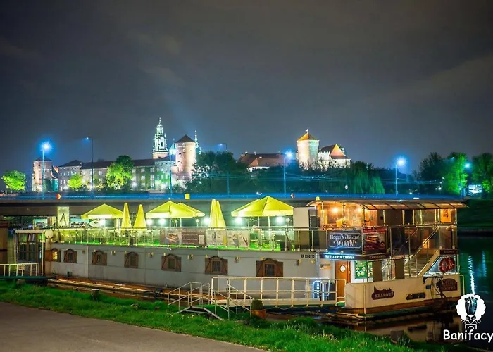 The Boat - Hostel&chill Hostel *