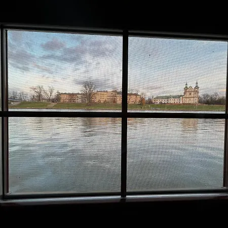 The Boat - Hostel&chill Hostel *